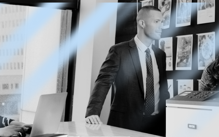 People working together using Xerox Workflow Central.